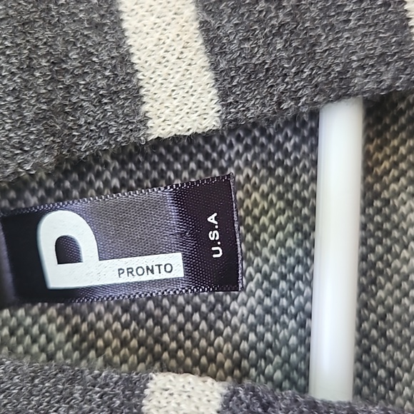 Ladies Aztec handkerchief open wrap med - large - Picture 2 of 7